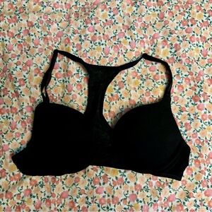 Victoria’s Secret Push Up Pigeonnant Bra Size 34A